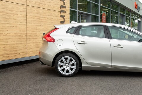Volvo V40 T3 INSCRIPTION 7