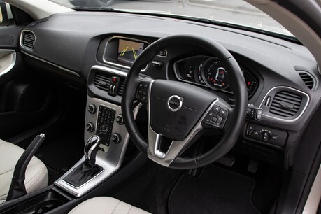 Volvo V40 T3 INSCRIPTION