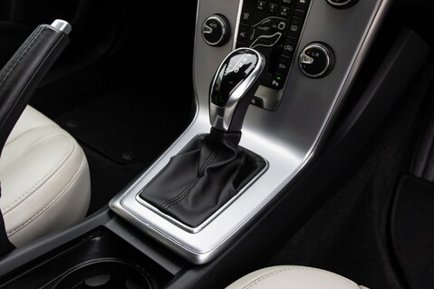 Volvo V40 T3 INSCRIPTION 31