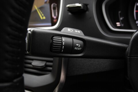 Volvo V40 T3 INSCRIPTION 17
