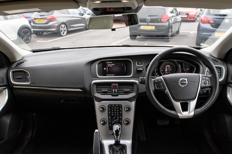 Volvo V40 T3 INSCRIPTION 3