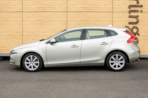 Volvo V40 T3 INSCRIPTION 13