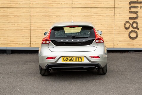 Volvo V40 T3 INSCRIPTION 6