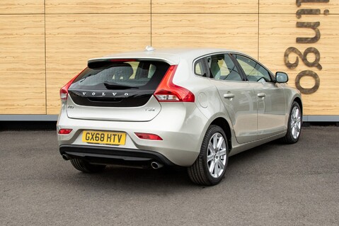 Volvo V40 T3 INSCRIPTION 2