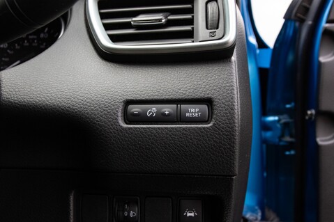 Nissan Qashqai N-CONNECTA DIG-T XTRONIC 17