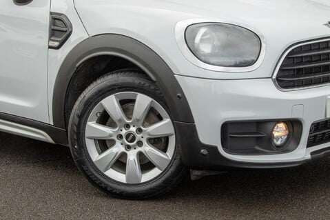 Mini Countryman COOPER CLASSIC 11