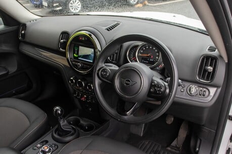 Mini Countryman COOPER CLASSIC