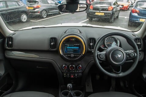 Mini Countryman COOPER CLASSIC 3