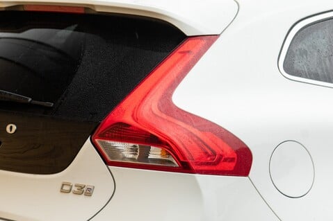 Volvo V40 D3 R-DESIGN PRO 9