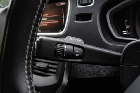 Volvo V40 D3 R-DESIGN PRO 17