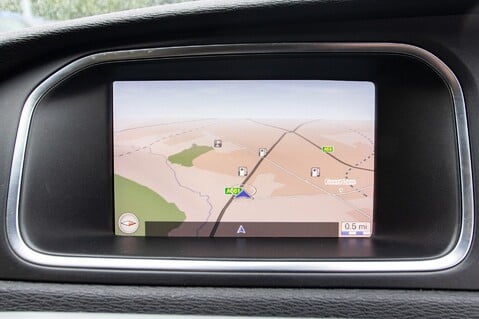 Volvo V40 D3 R-DESIGN PRO 24