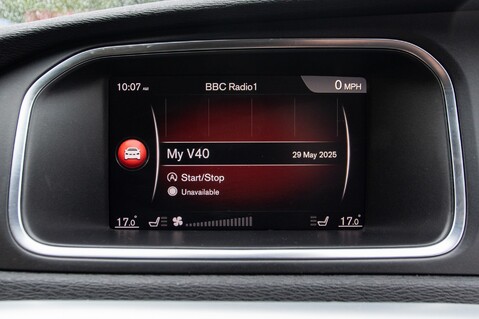 Volvo V40 D3 R-DESIGN PRO 27