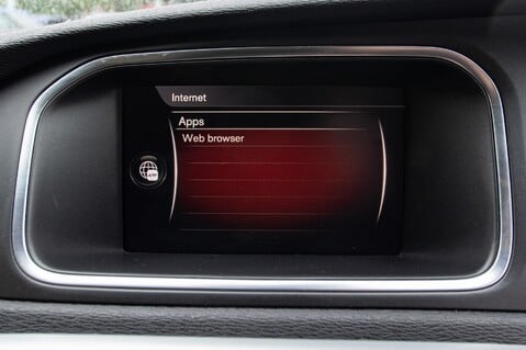 Volvo V40 D3 R-DESIGN PRO 28