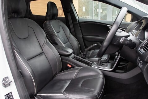Volvo V40 D3 R-DESIGN PRO 30