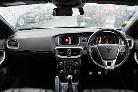 Volvo V40 D3 R-DESIGN PRO 3