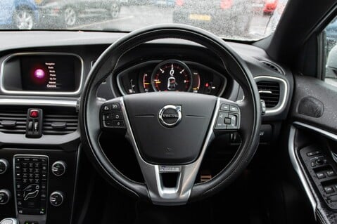 Volvo V40 D3 R-DESIGN PRO 21