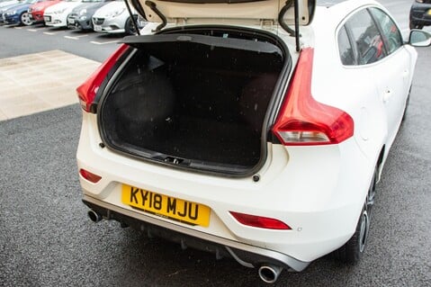 Volvo V40 D3 R-DESIGN PRO 35