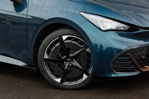 Cupra Born V3 11
