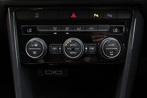 Volkswagen T-Roc SEL TDI 4MOTION 33