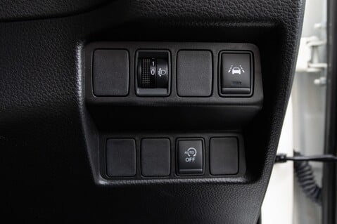 Nissan Qashqai DIG-T N-CONNECTA 16