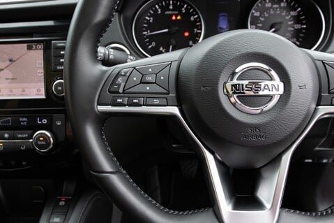 Nissan Qashqai DIG-T N-CONNECTA 19