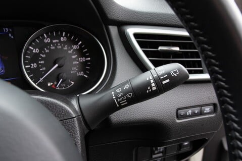 Nissan Qashqai DIG-T N-CONNECTA 18