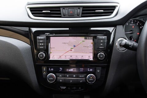 Nissan Qashqai DIG-T N-CONNECTA 23