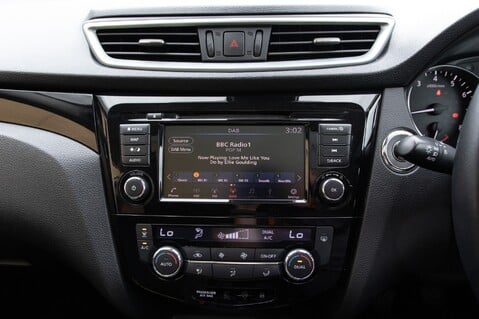 Nissan Qashqai DIG-T N-CONNECTA 24