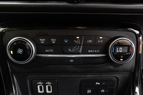 Ford Ecosport ST-LINE TDCI 34