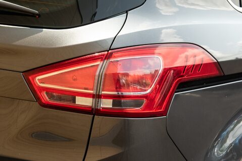 Ford B-Max ZETEC TDCI 9