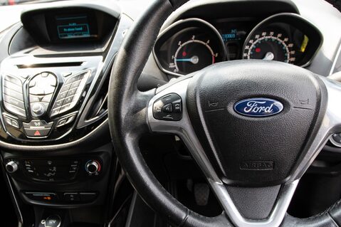 Ford B-Max ZETEC TDCI 19