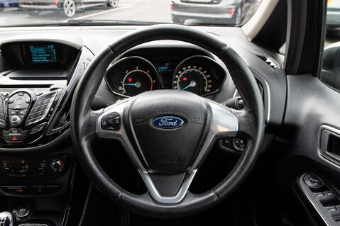 Ford B-Max ZETEC TDCI 21