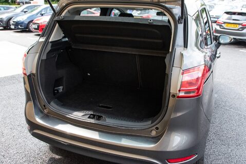 Ford B-Max ZETEC TDCI 36