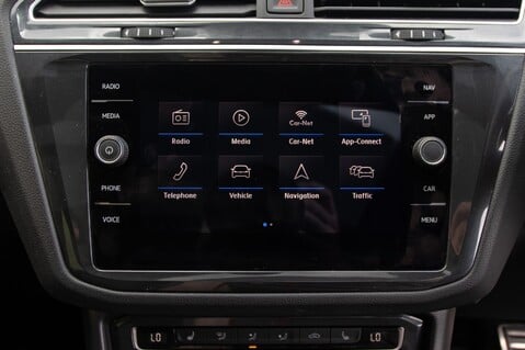 Volkswagen Tiguan R-LINE TDI DSG 27
