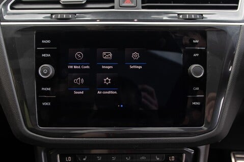 Volkswagen Tiguan R-LINE TDI DSG 28