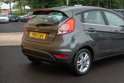 Ford Fiesta ZETEC 8
