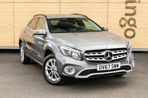 Mercedes-Benz GLA Class GLA 200 SE EXECUTIVE 1