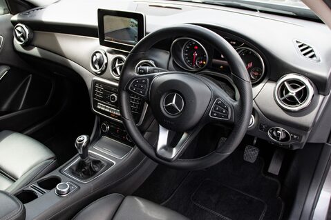 Mercedes-Benz GLA Class GLA 200 SE EXECUTIVE 4