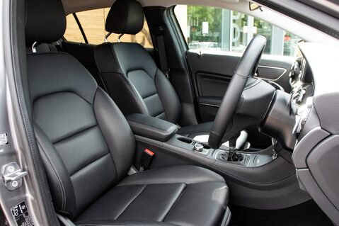 Mercedes-Benz GLA Class GLA 200 SE EXECUTIVE 33