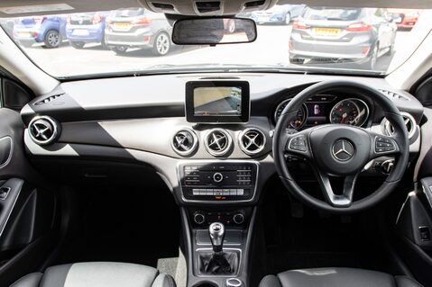 Mercedes-Benz GLA Class GLA 200 SE EXECUTIVE 3
