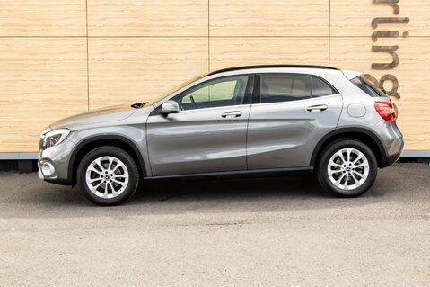 Mercedes-Benz GLA Class GLA 200 SE EXECUTIVE 13