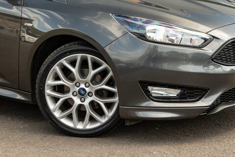 Ford Focus ST-LINE TDCI 11