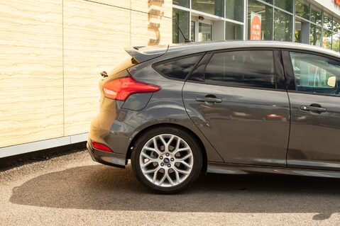 Ford Focus ST-LINE TDCI 7