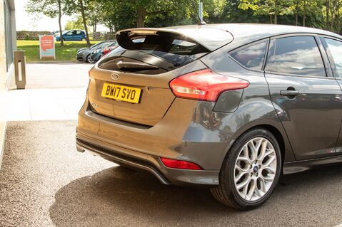 Ford Focus ST-LINE TDCI 8