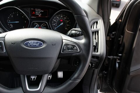 Ford Focus ST-LINE TDCI 20