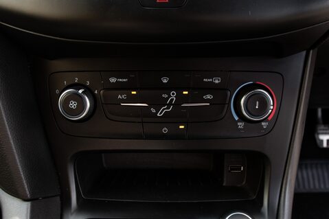 Ford Focus ST-LINE TDCI 32