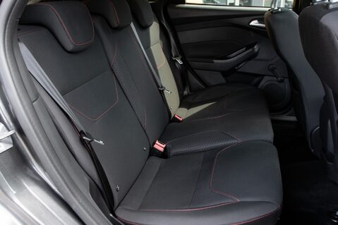 Ford Focus ST-LINE TDCI 33