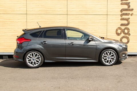 Ford Focus ST-LINE TDCI 12