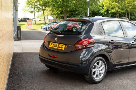 Peugeot 208 ACTIVE 8