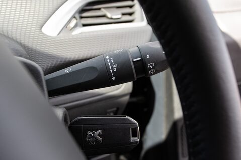Peugeot 208 ACTIVE 18